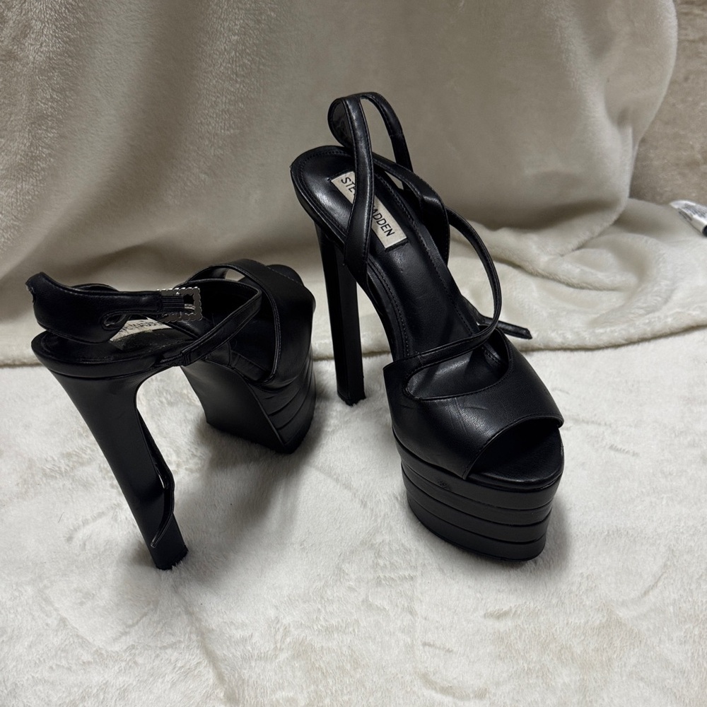 Steve Madden Black Platform Sandals
